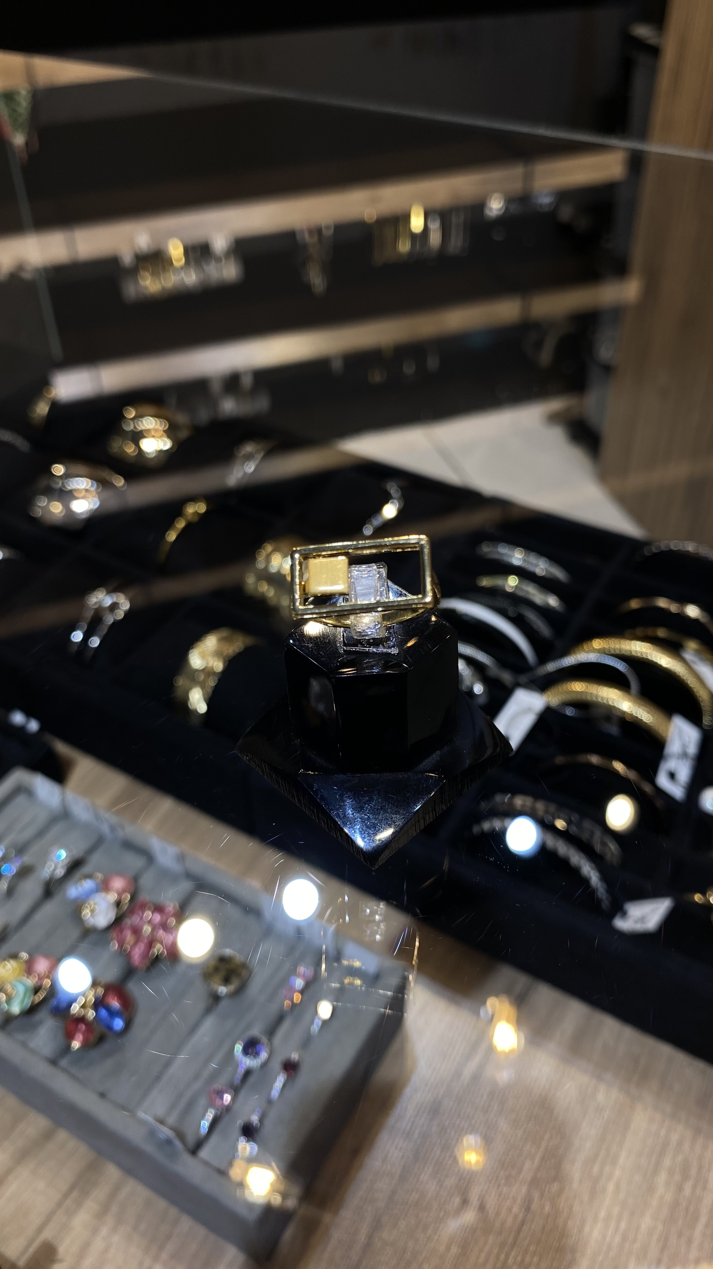 انگشتر زنانه مربعی سایز ۶